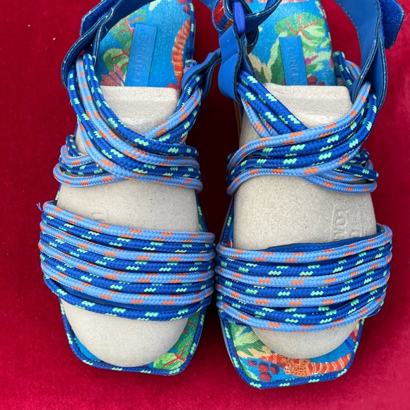 Farm Rio Blue Macaw Rainbow Strappy Platform Sandal Tropical Size 10 - Picture 3 of 11